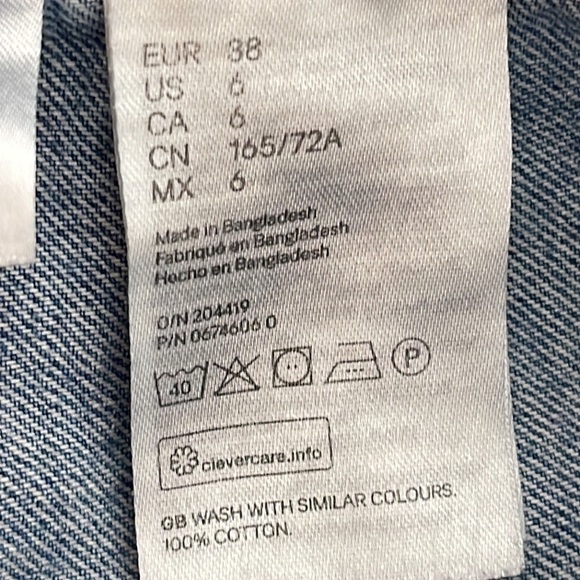 H&M | Divided | button down front A line mini Denim skirt. Size 6 - Picture 6 of 7